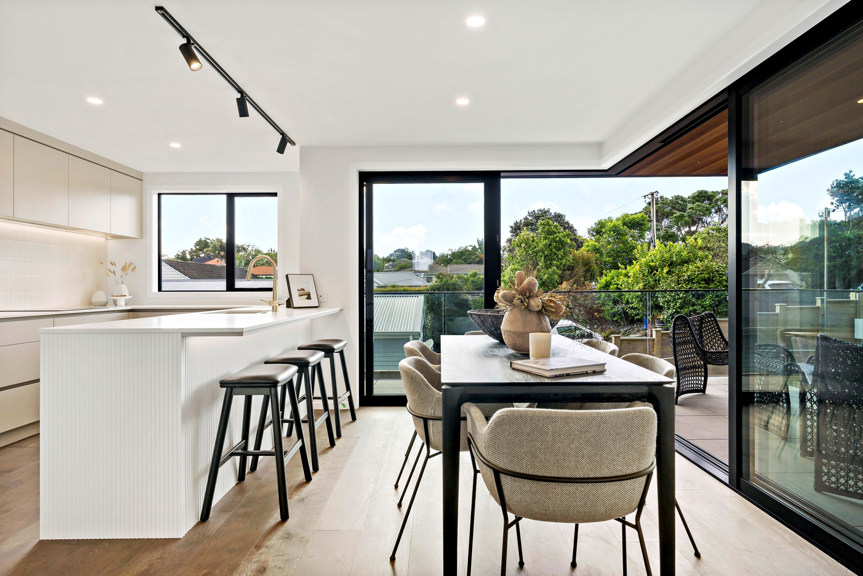 Sunny side up House Image 0
