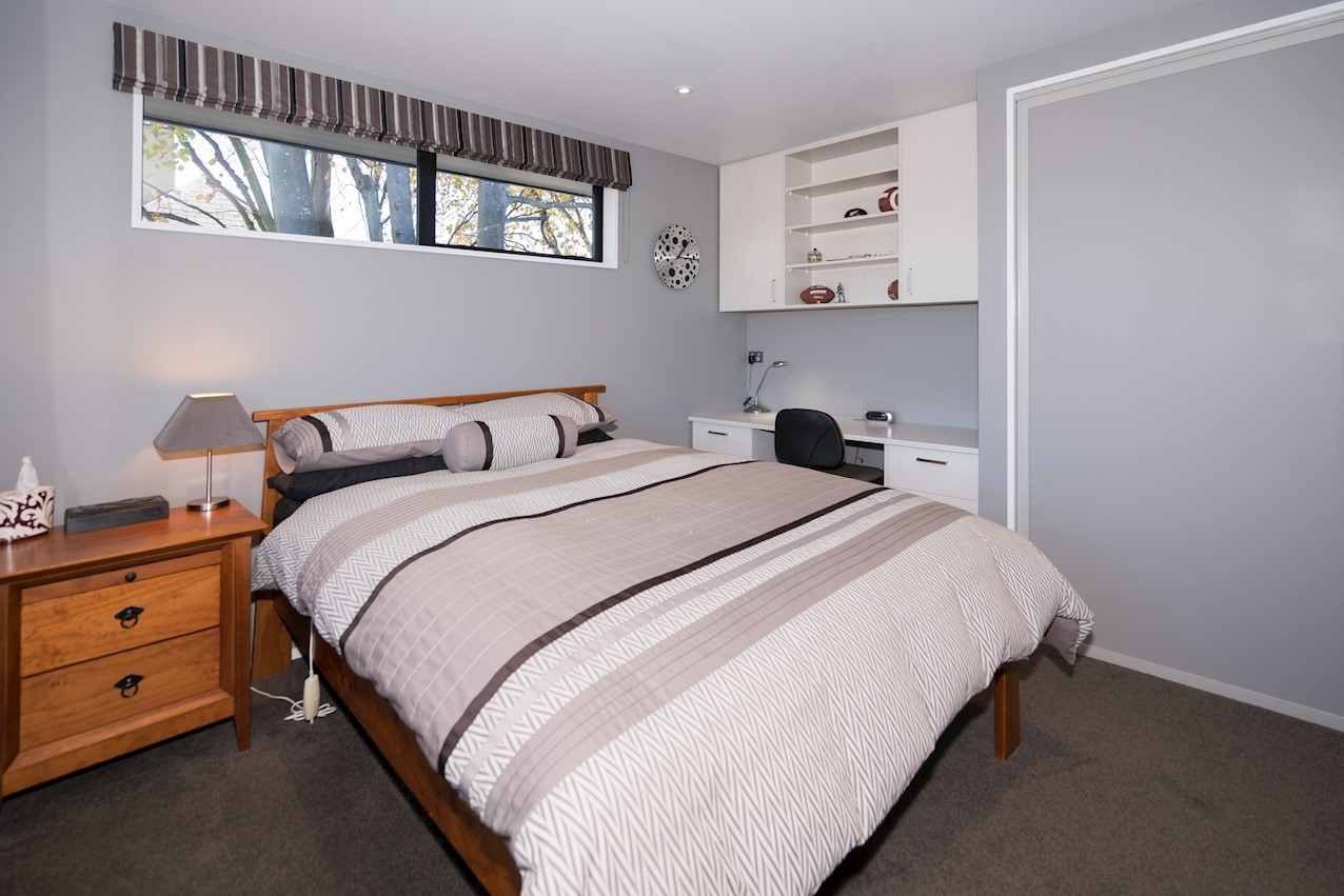 Striking contrast House Image 11