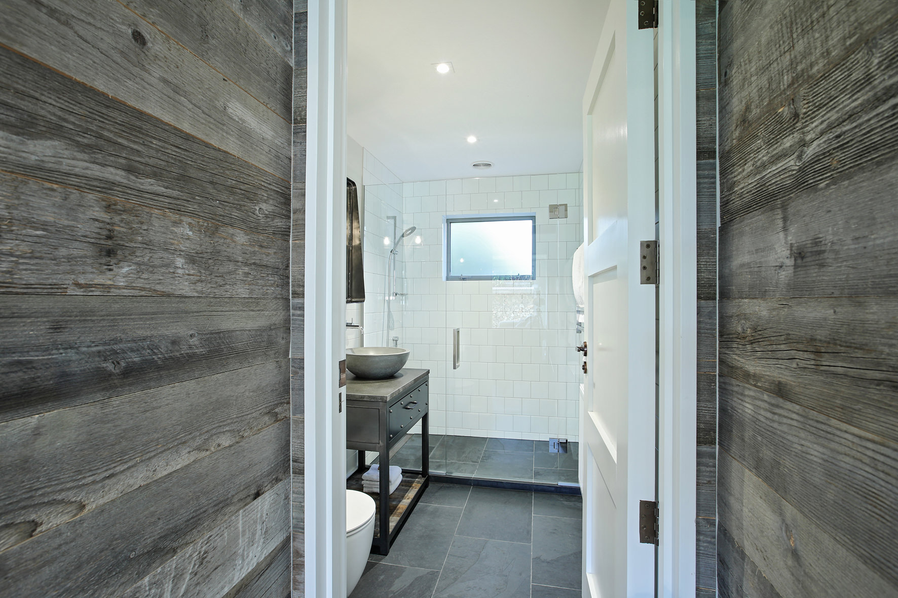 Cabin fever House Image 17