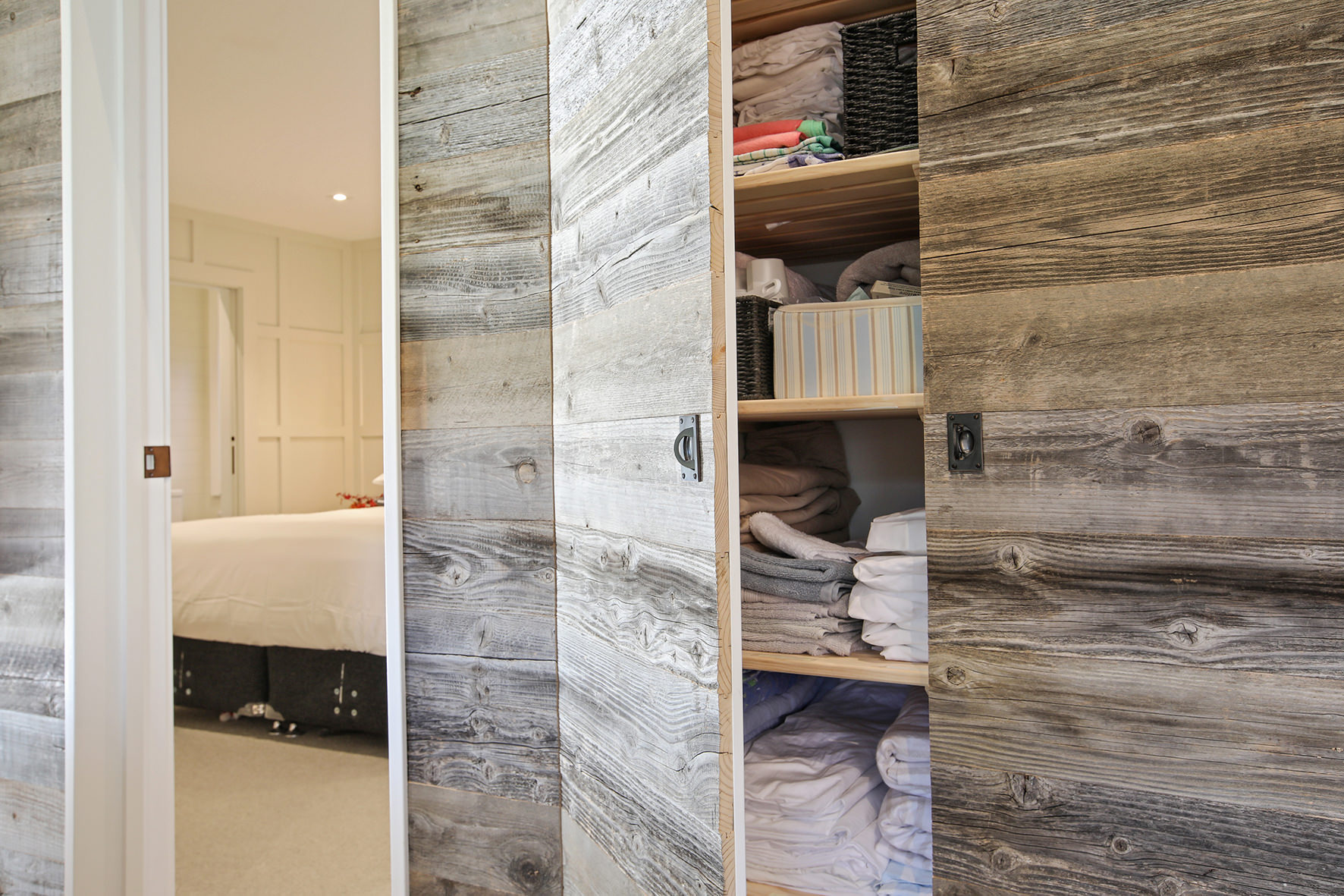 Cabin fever House Image 20