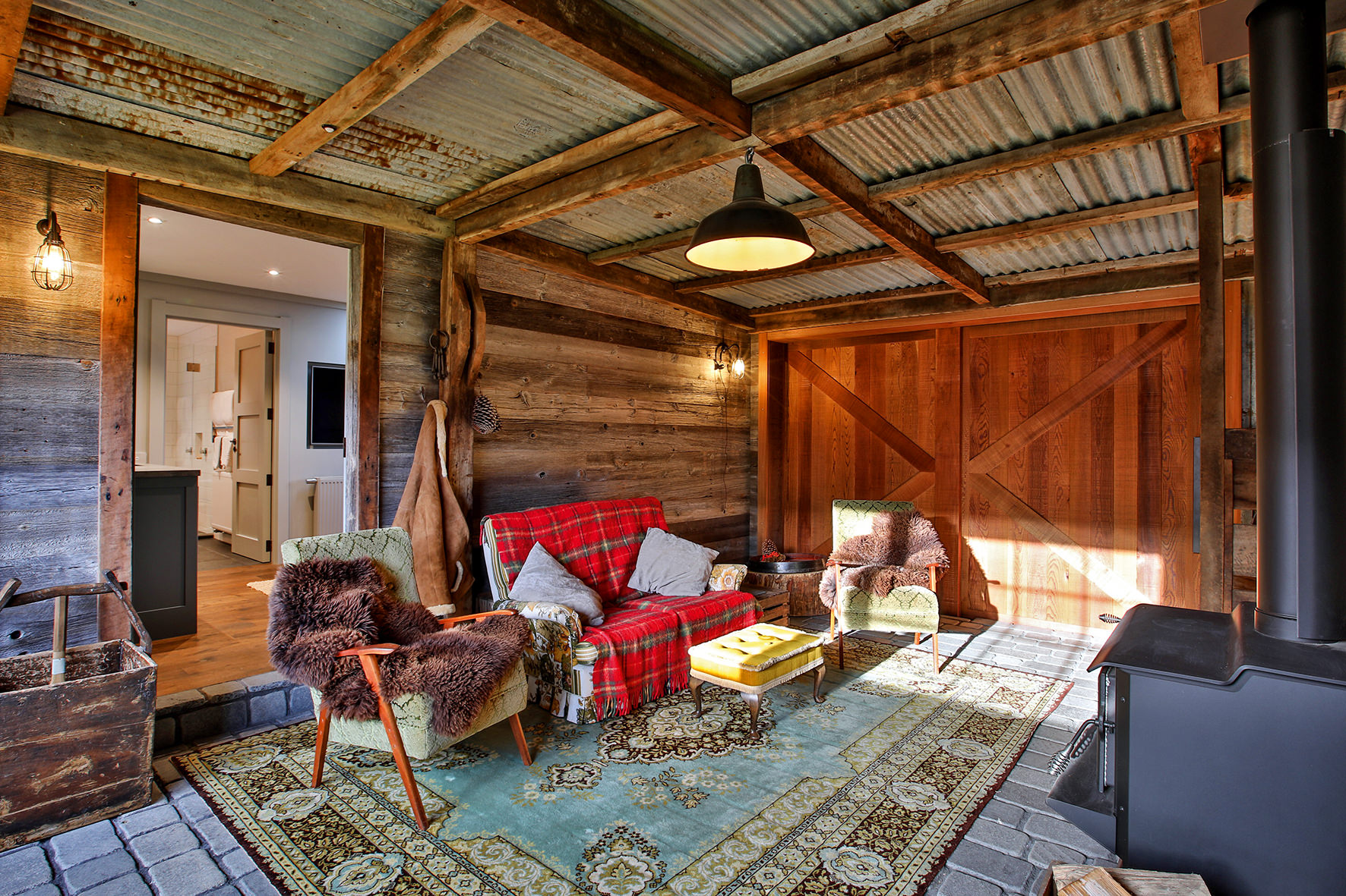 Cabin fever House Image 23