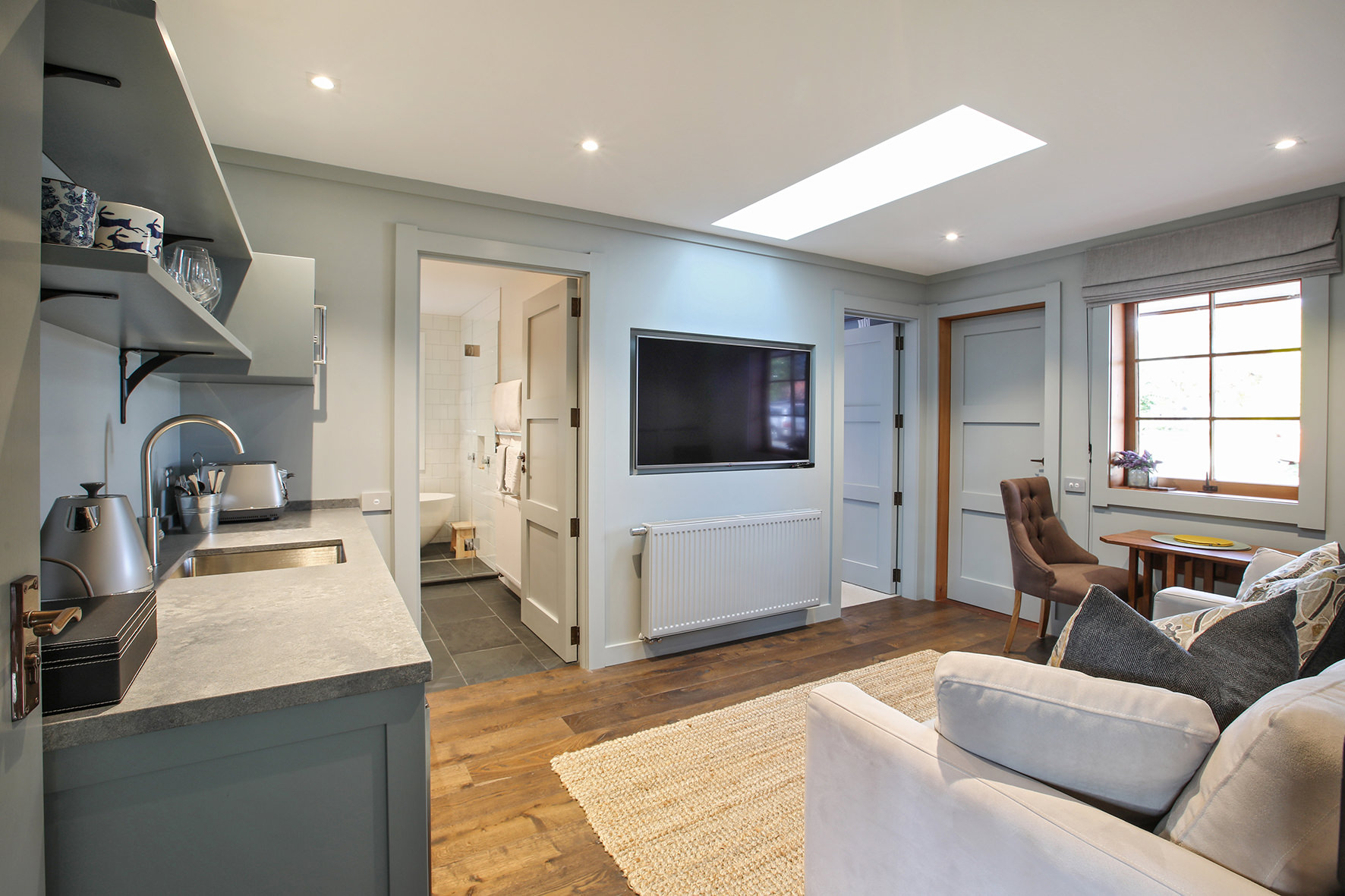 Cabin fever House Image 25