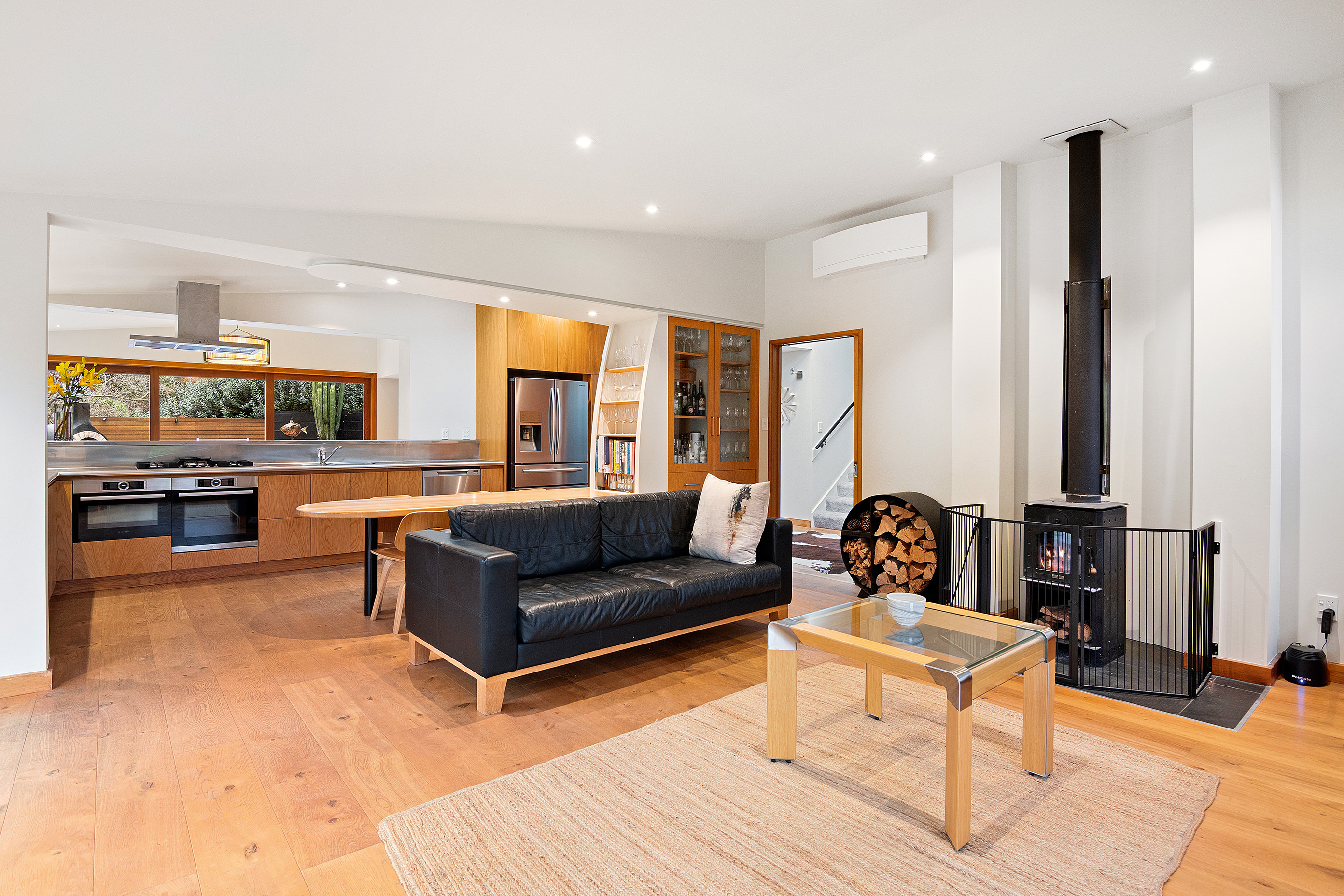 A fine vintage House Image 10