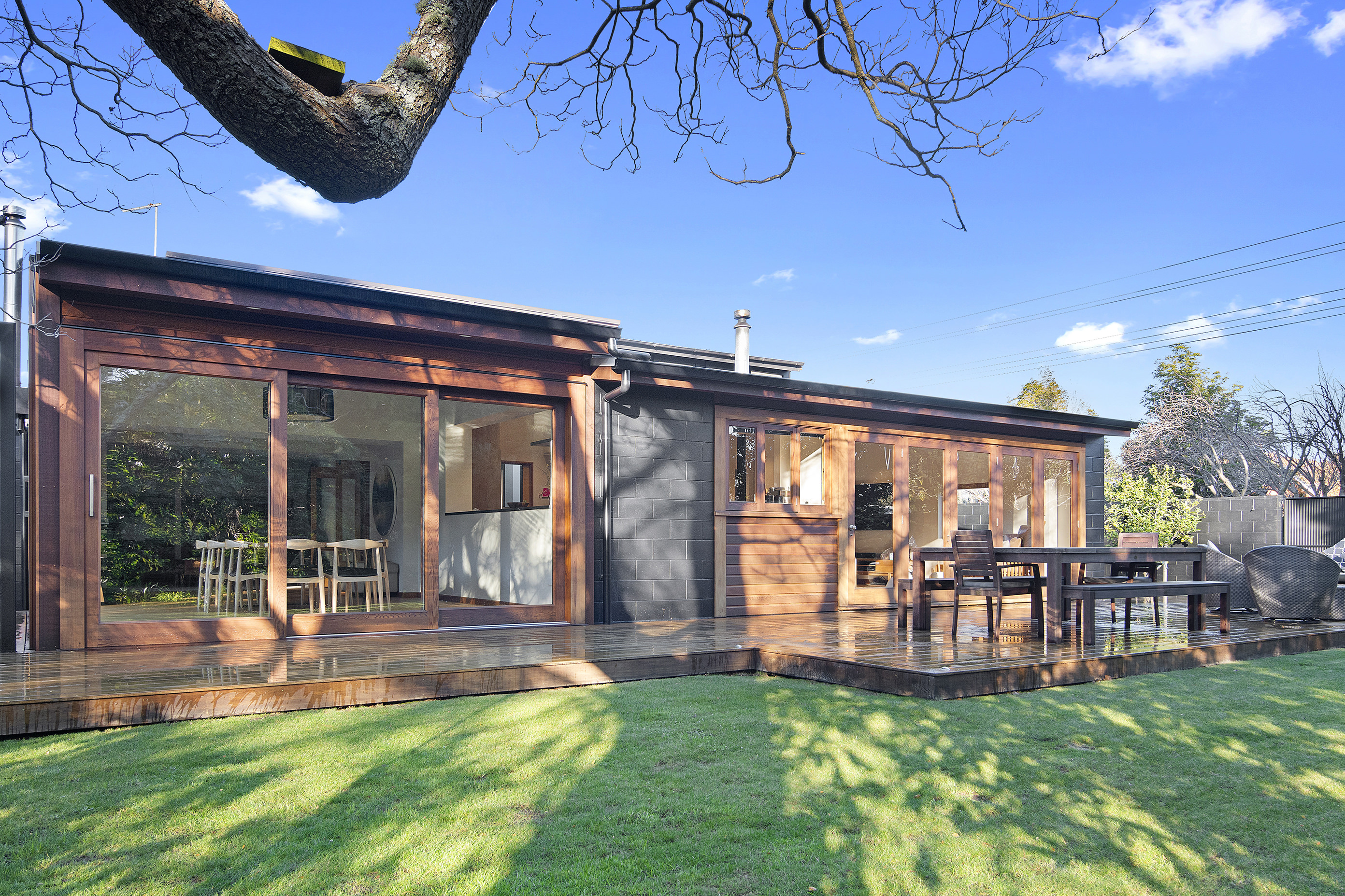 A fine vintage House Image 2