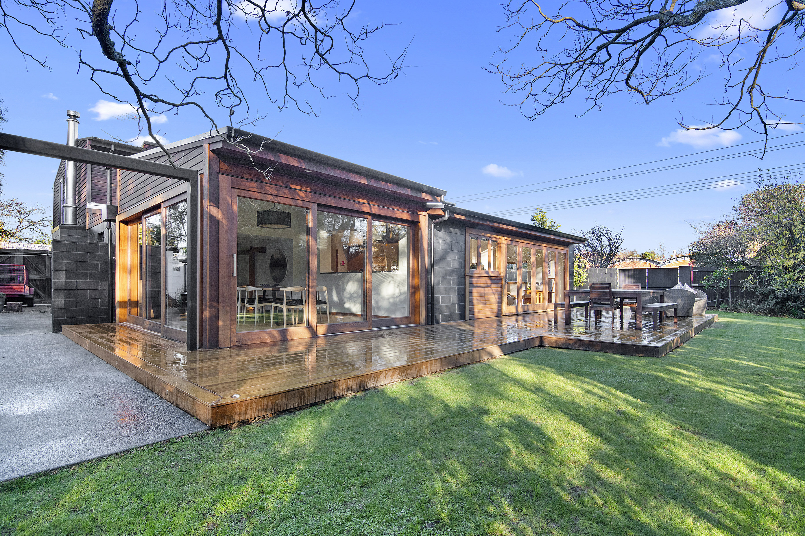 A fine vintage House Image 3