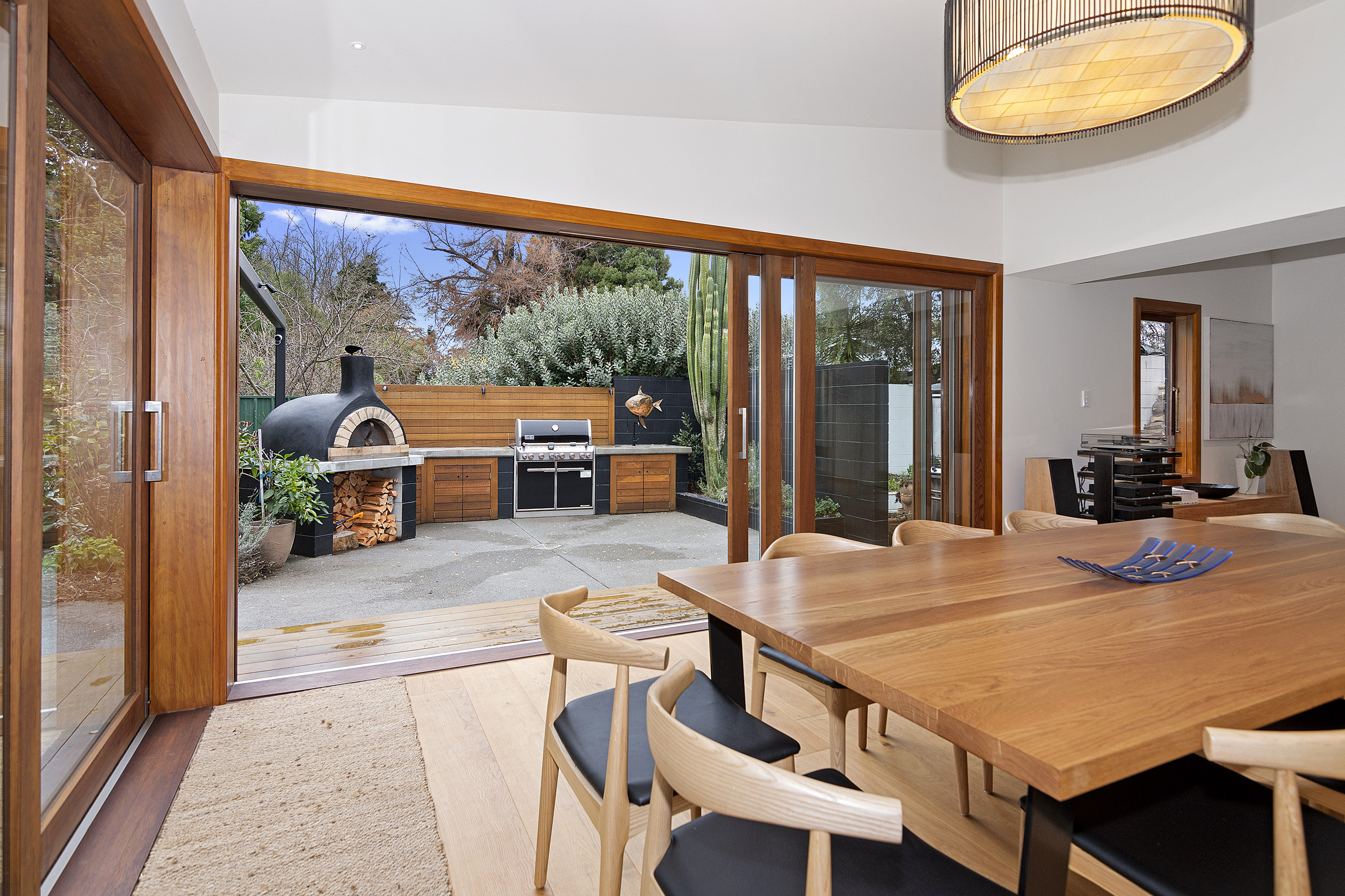 A fine vintage House Image 12