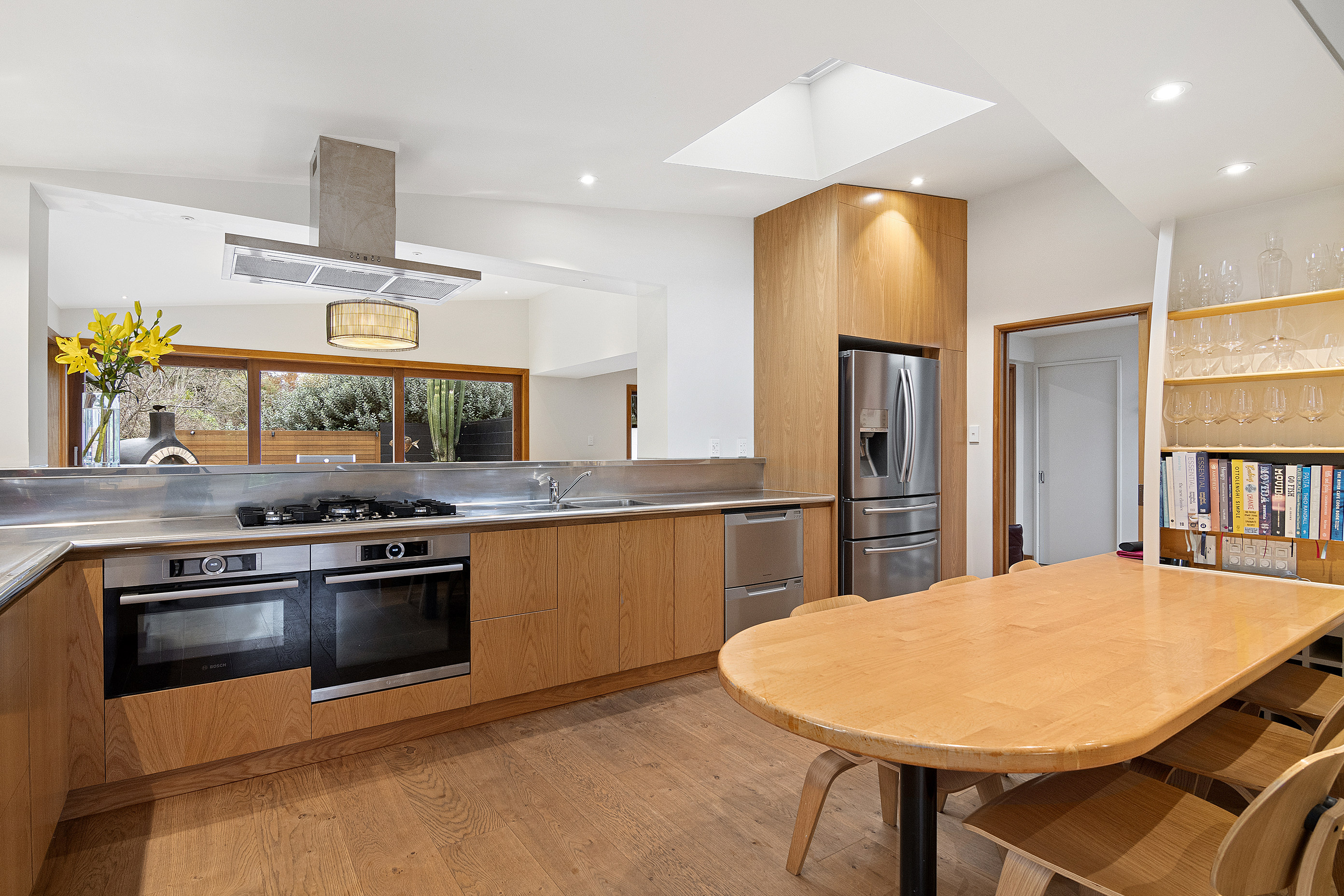 A fine vintage House Image 13