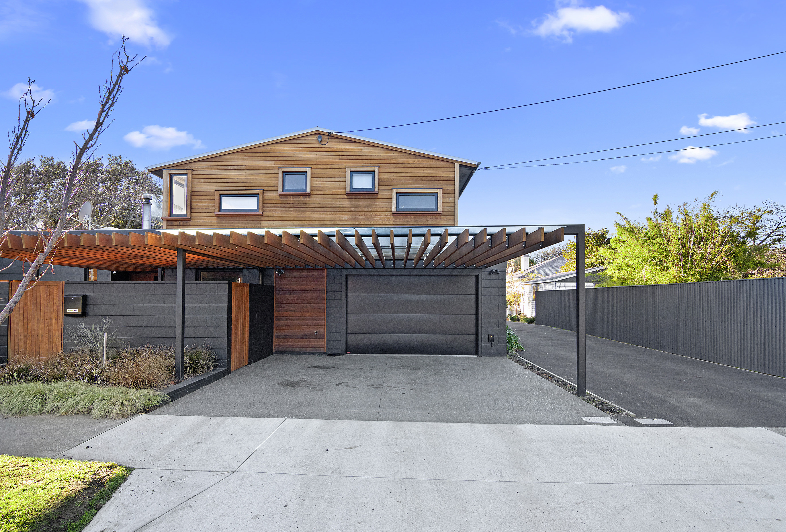 A fine vintage House Image 25