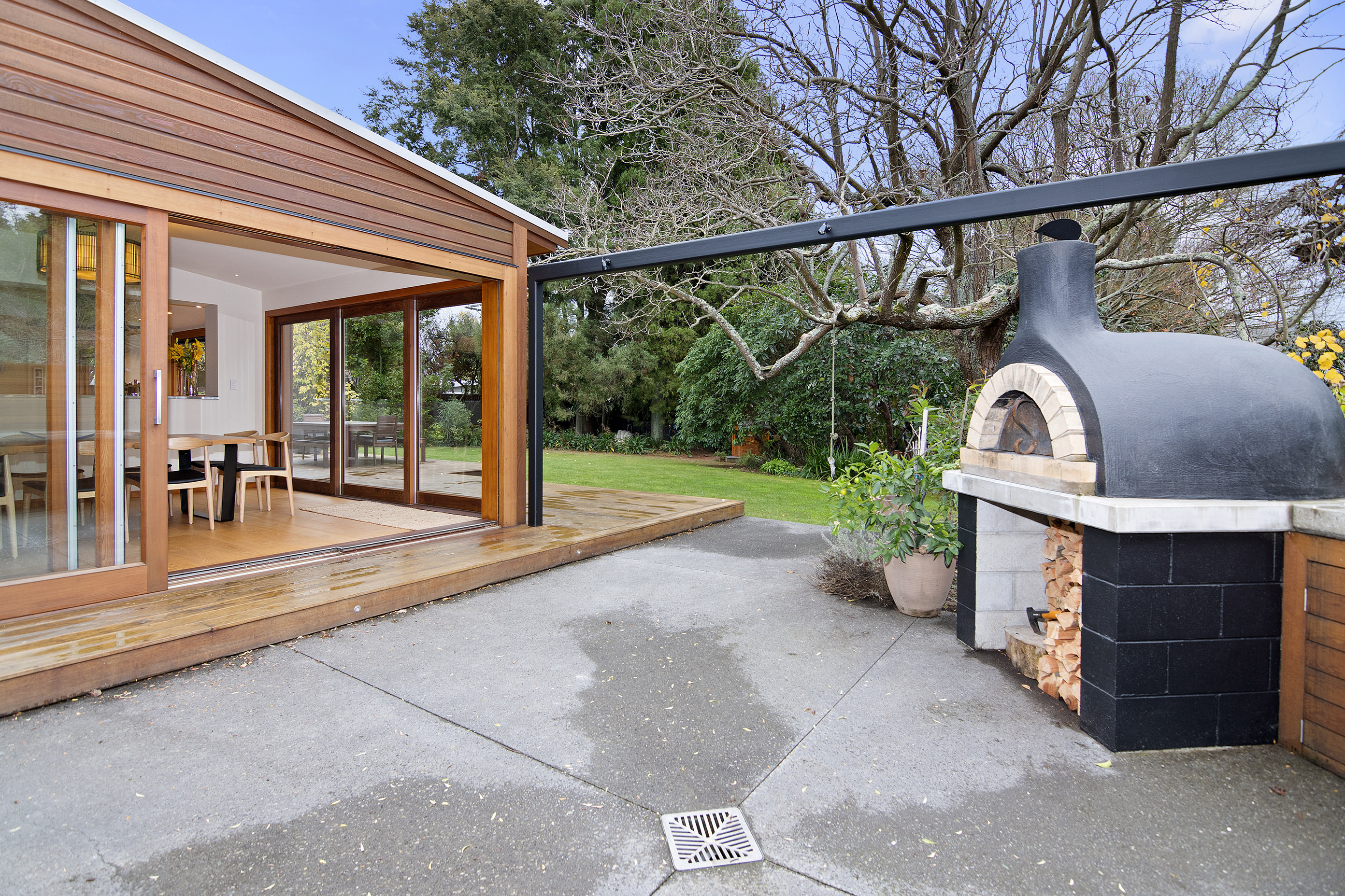 A fine vintage House Image 26